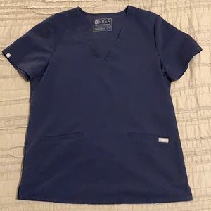 FIGS Casma Three-Pocket Scrub Top Navy